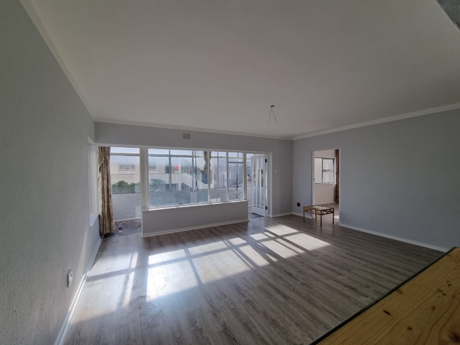 2 Bedroom Property for Sale in Mouille Point Western Cape
